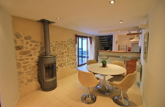 Village house with small pool near Narbonne