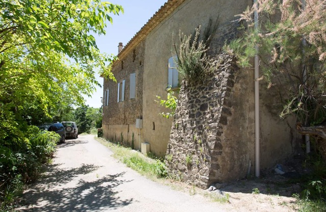 La granja de la colina frente al Mont Ventoux: panorama excepcional cerca de Vaison