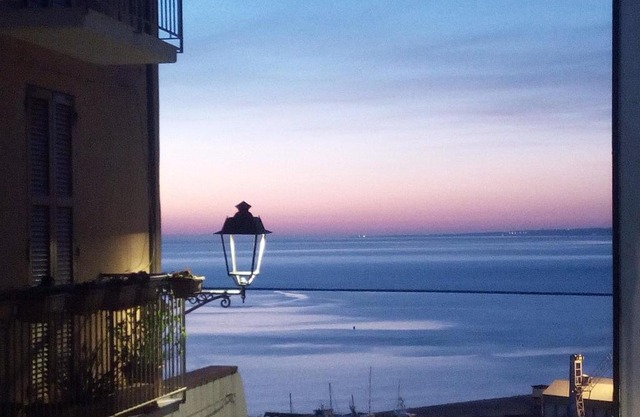 LA FINESTRA SUL MARE