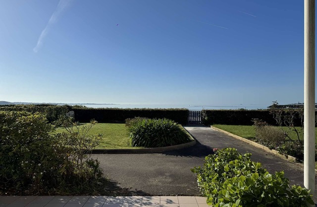 La Foret-Fouesnant, apartment "feet in the sand", beautiful sea view