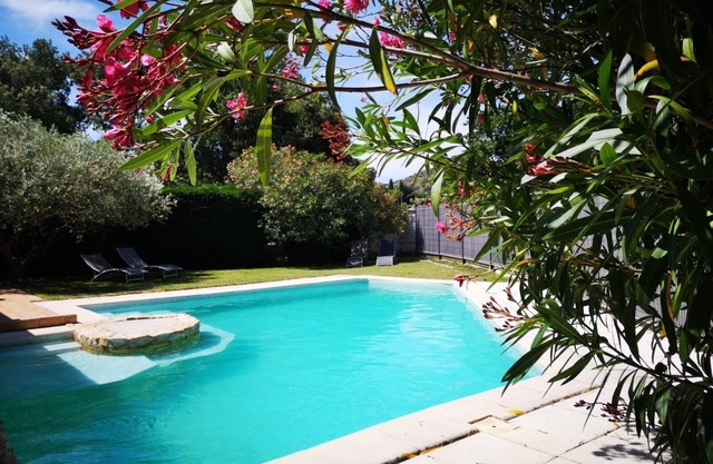 La Garrigue - Maison avec piscine 20min d'Avignon