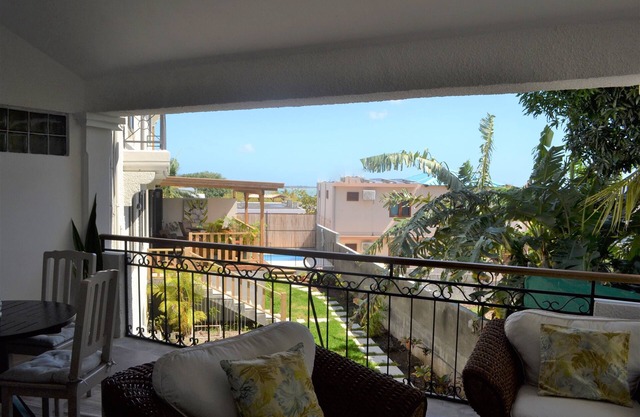 La Gaulette Espaciosa Casa adosada con piscina y vistas al mar