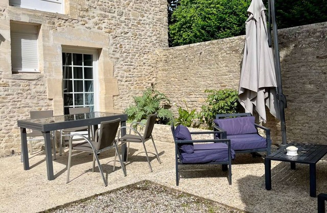 La Glycine, with pool access and jacuzzi