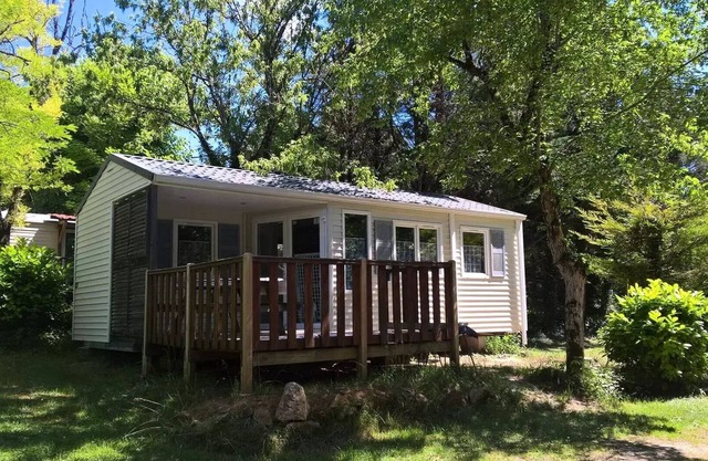 La Grande Prade Campsite*** - Mobil home Confort Acacias 3 rooms 4 people Air-conditioned with TV