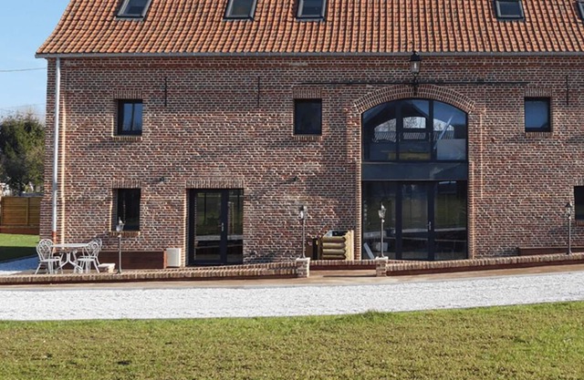 La Grange des Rosiers, Pool and Jacuzzi