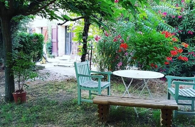 La Grenadière T2 apartment 46m2, large private terrace,
