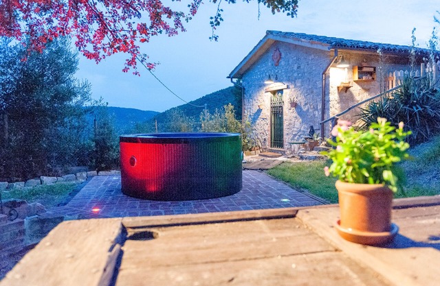 El limonaia, villa con jacuzzi de agua caliente