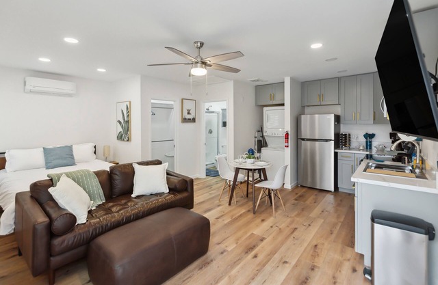 La living bungalow with patio.