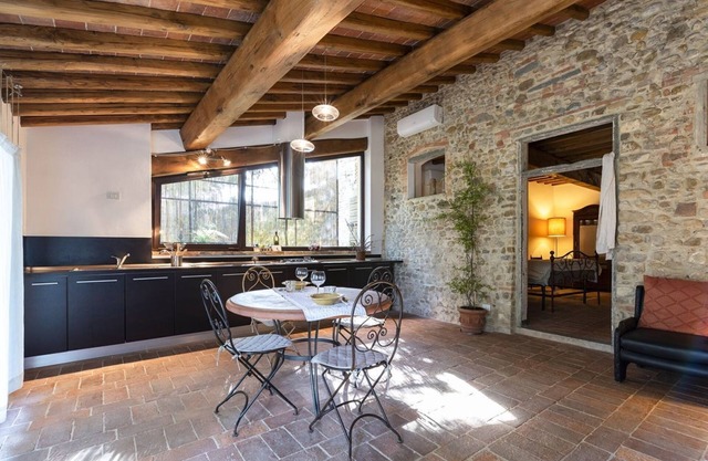 LA LOGGIA - country home with garden in the heart of Chianti - 4 persons