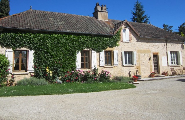 La Longère - Hermosa granja de piedra en aldea privada con 20 acres de tierra