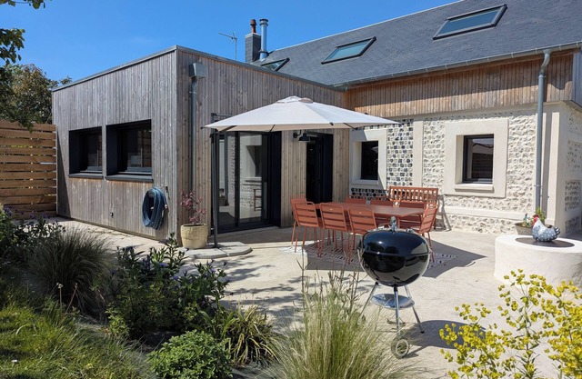 La Maison d'Anita at Le Tilleul, 4 km from Etretat, ideal for families or friends.