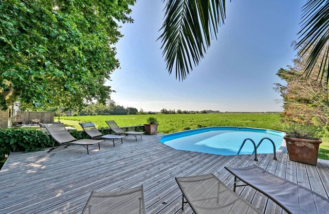 La Maison de Campagne***, in Provence Gîte with swimming pool and bicycles