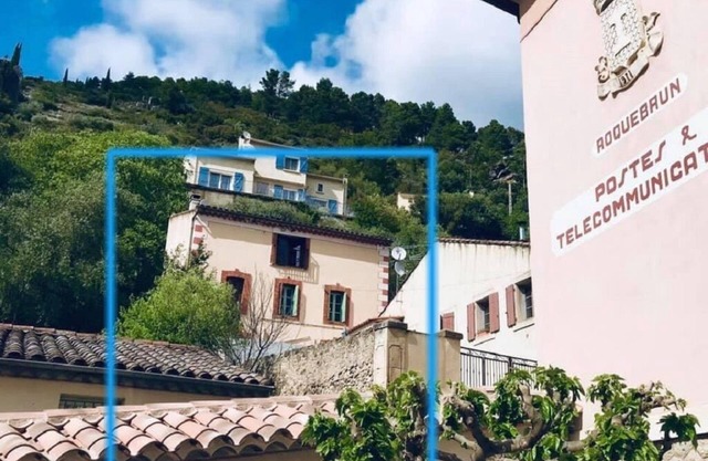 La Maison Rutland is a restored village house in the heart of Roquebrun.