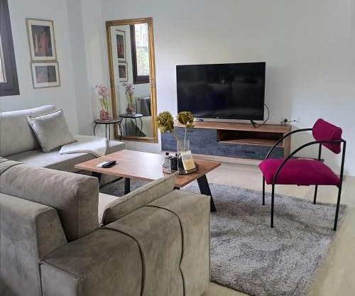La Maisonette, Florina Center