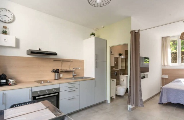 Casa-Confortable-Baño con ducha-Vista al Jardín