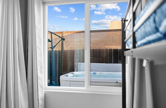 La Mesa Gem with Games Hot Tub and Pickleball