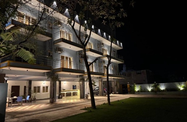 LA MILLIONAIRE LUXURY RESORT