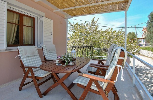 La nonna Efrosini .. casita tradicional sobre la playa de Myrtos