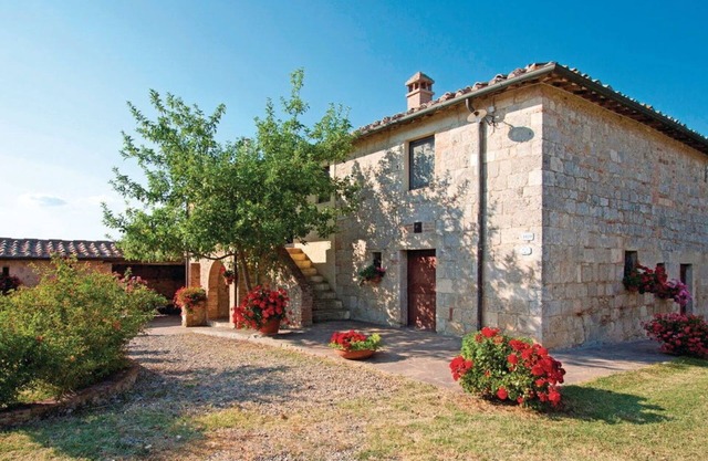 Villa en Monteroni D'arbia con 2 habitaciones, capacidad 6