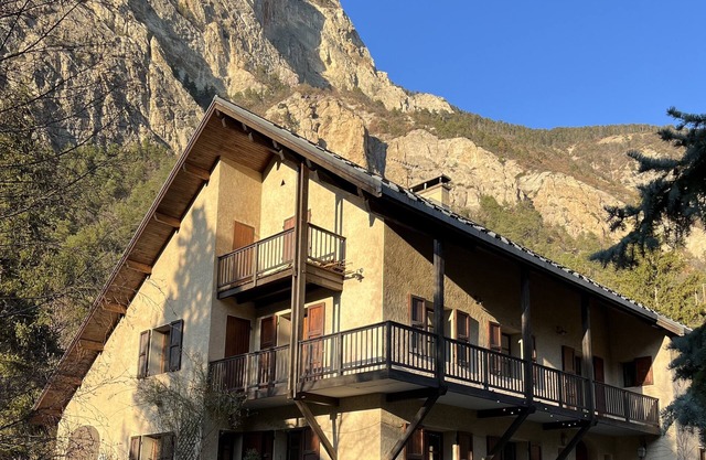 La Parenthèse en Ecrins : Grande Maison Tout Confort Dans un Écrin de Verdure