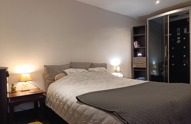 La Parenthèse Furnished apartment, Terrace, Garden. PKG Free Netfix BOx TV.