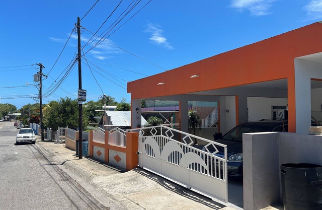La parguera 3 bed 1 bath 1 min walk from el "Poblado" restaurant, bars