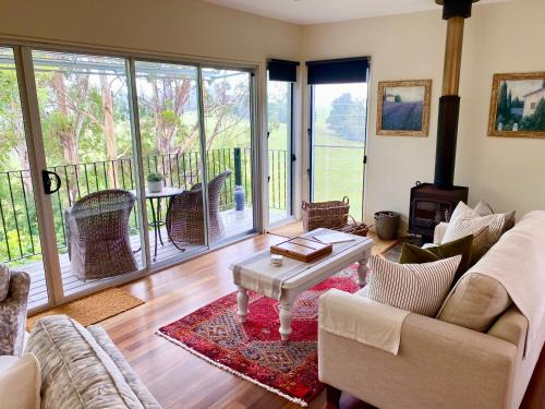 "La Petite Grange" Maleny