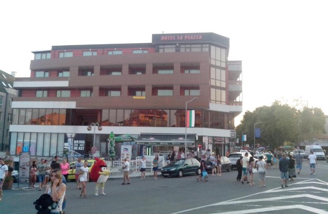 La Piazza Primorsko Rooms & Apartments