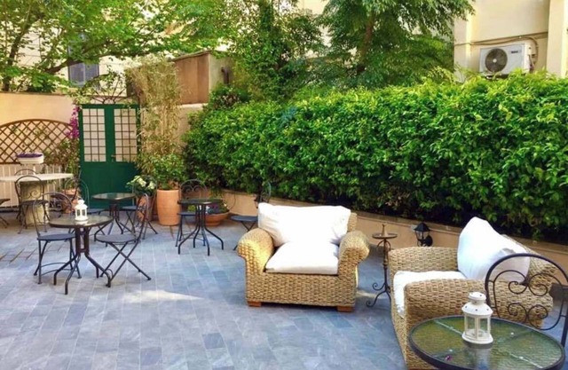 la piazzetta delle regine