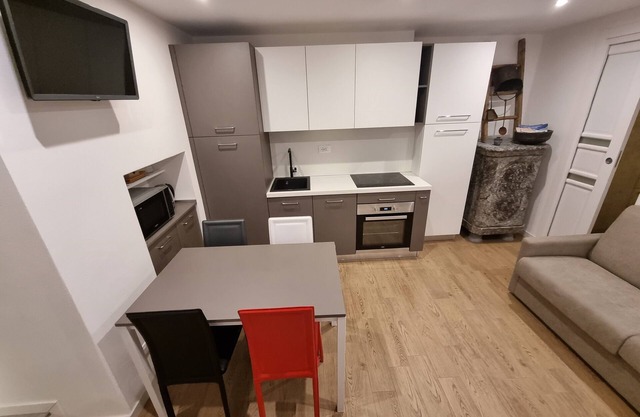 "La Pigna" 1.5 km from the center of Chiavenna, 52 km from St Moritz and 25 from Madesimo