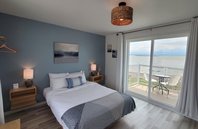 La Plage Motel