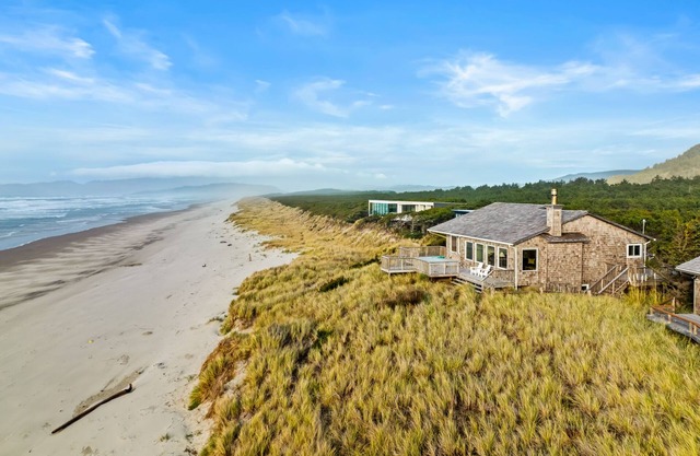 la Playa Luna # 175 - Casa de tamaño familiar en primera línea de playa en Tierra Del Mar