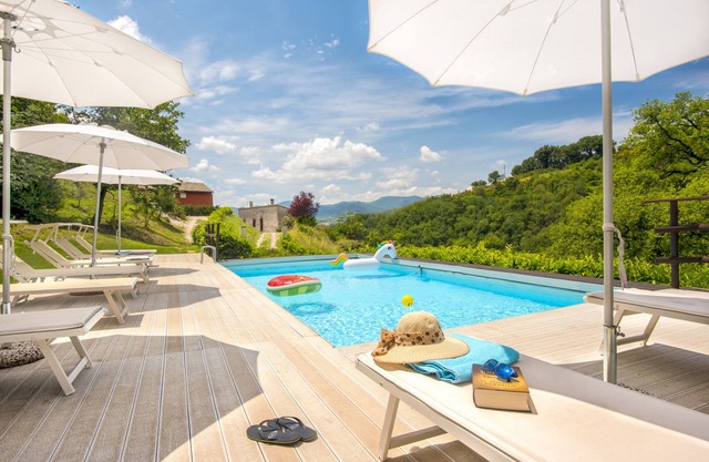 Villa La Quercia d'oro romántica casa italiana cerca de las cuevas de Frasassi