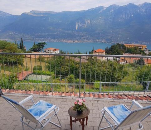 La Quiete 63 Terrace Holiday apartment By Garda Domus Mea
