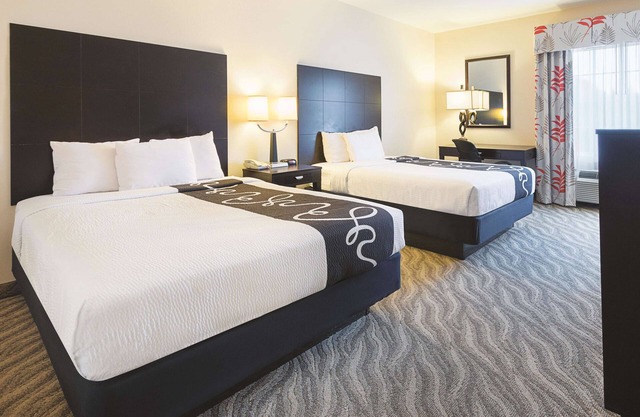 La Quinta Inn & Suites by Wyndham Glen Rose