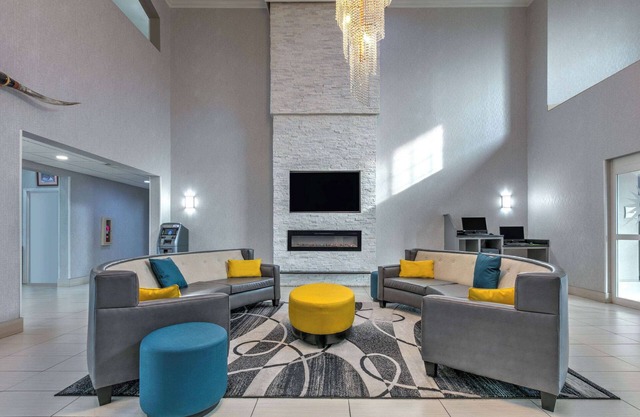 La Quinta Inn & Suites by Wyndham Weatherford