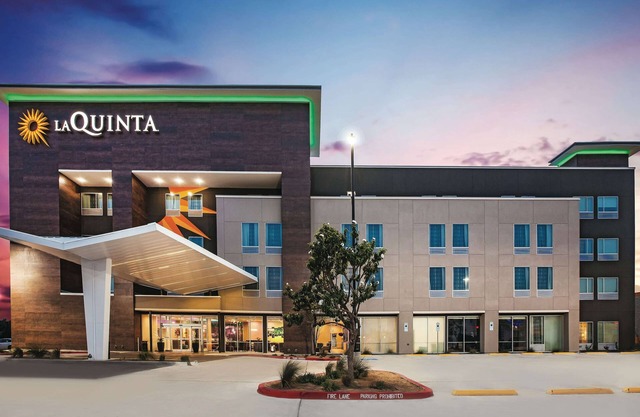 La Quinta Inn & Suites by Wyndham McAllen La Plaza Mall
