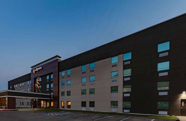 La Quinta Inn & Suites by Wyndham Houston Southwest