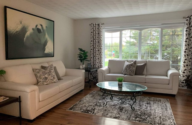 La Résidence - 4BD 2BA Exec Home, Heated Garage