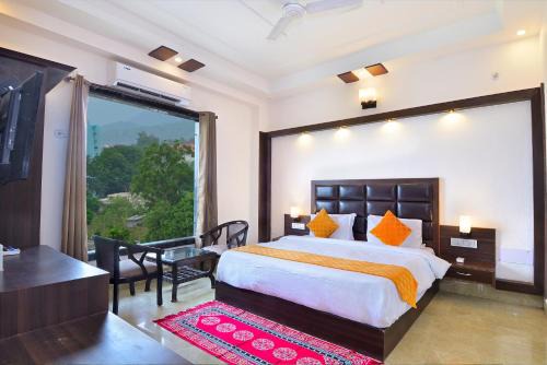 LA Riqueza The Heritage - 10 Mins to Triveni Ghat - Enjoy Ganga Arti at Triveni Ghat