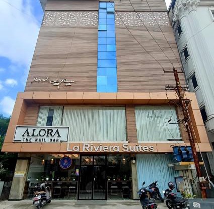 La Riviera Suites