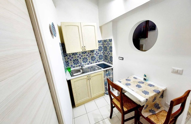 La Rondine B&B is located in Termini, a hamlet of Massa Lubrense.