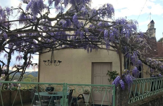 La Roque Gageac cottage with views