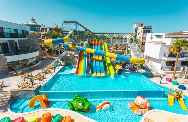 La Rosa Waves Beach - Couple & Families Only