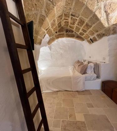 LA SEGRETA DEL CASTELLO, Private Access