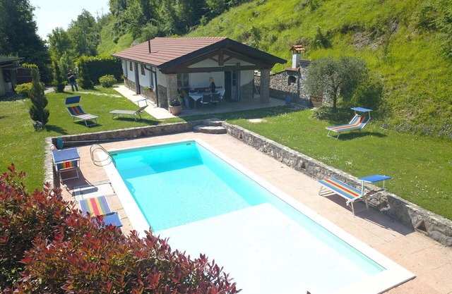 Vacation Home en Pescaglia con 2 habitaciones, capacidad 4