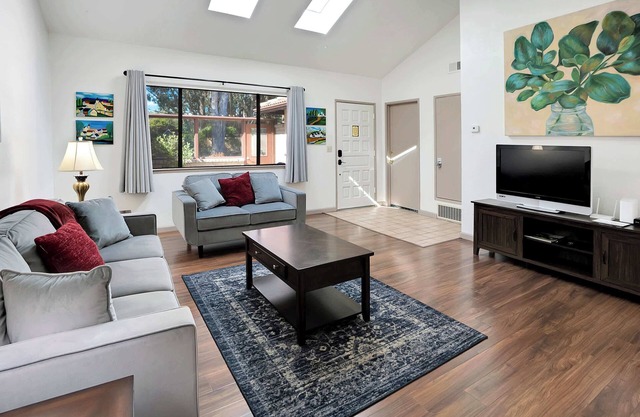 La Selva Beach Haven - Walk to the Sand and Ocean!