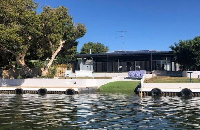 La Siesta On The Canal - Pizza Horno, Paella, ¡Estacione su barco en un embarcadero privado!