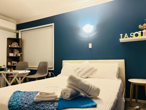 LA SOL 2 - close to uni - ensuite & seperate entrance