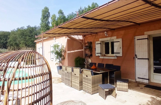 Villa-Exclusivo-Baño con ducha-Vista al campo